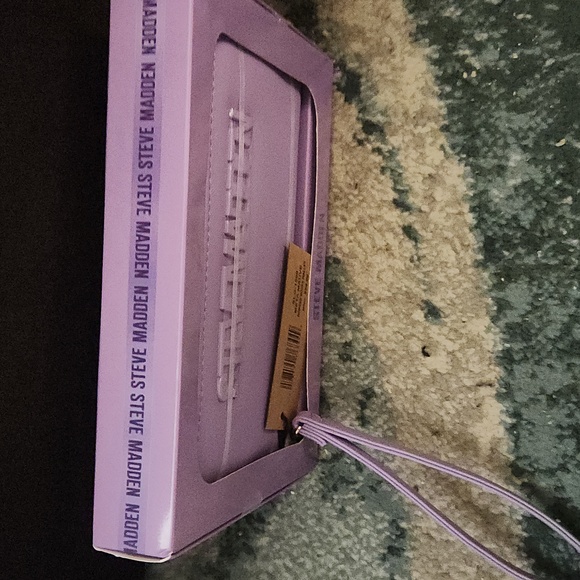 New Steve Madden Wristlet - Picture 3 of 3